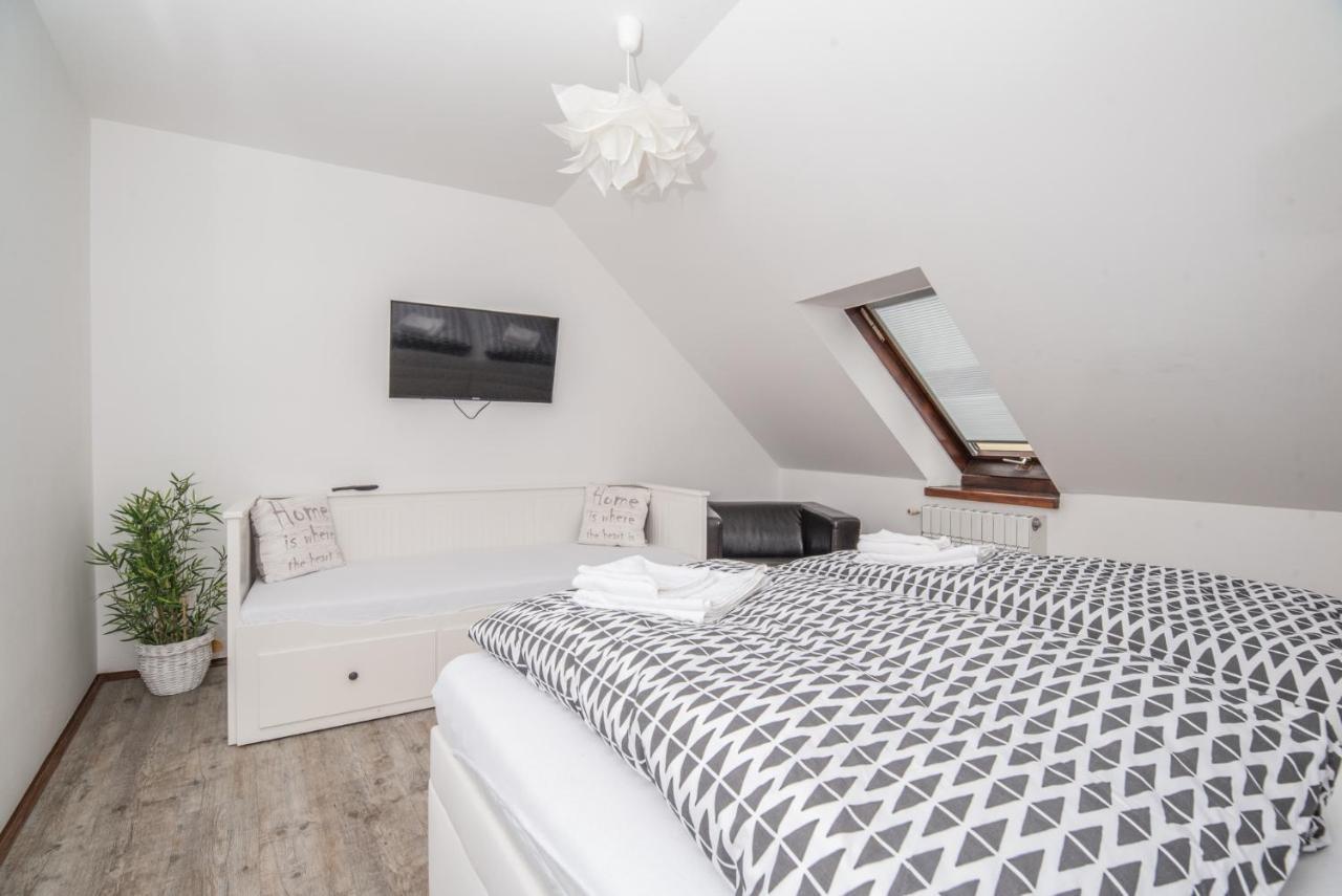 Hotel Na Baste Jablonec nad Nisou Ngoại thất bức ảnh
