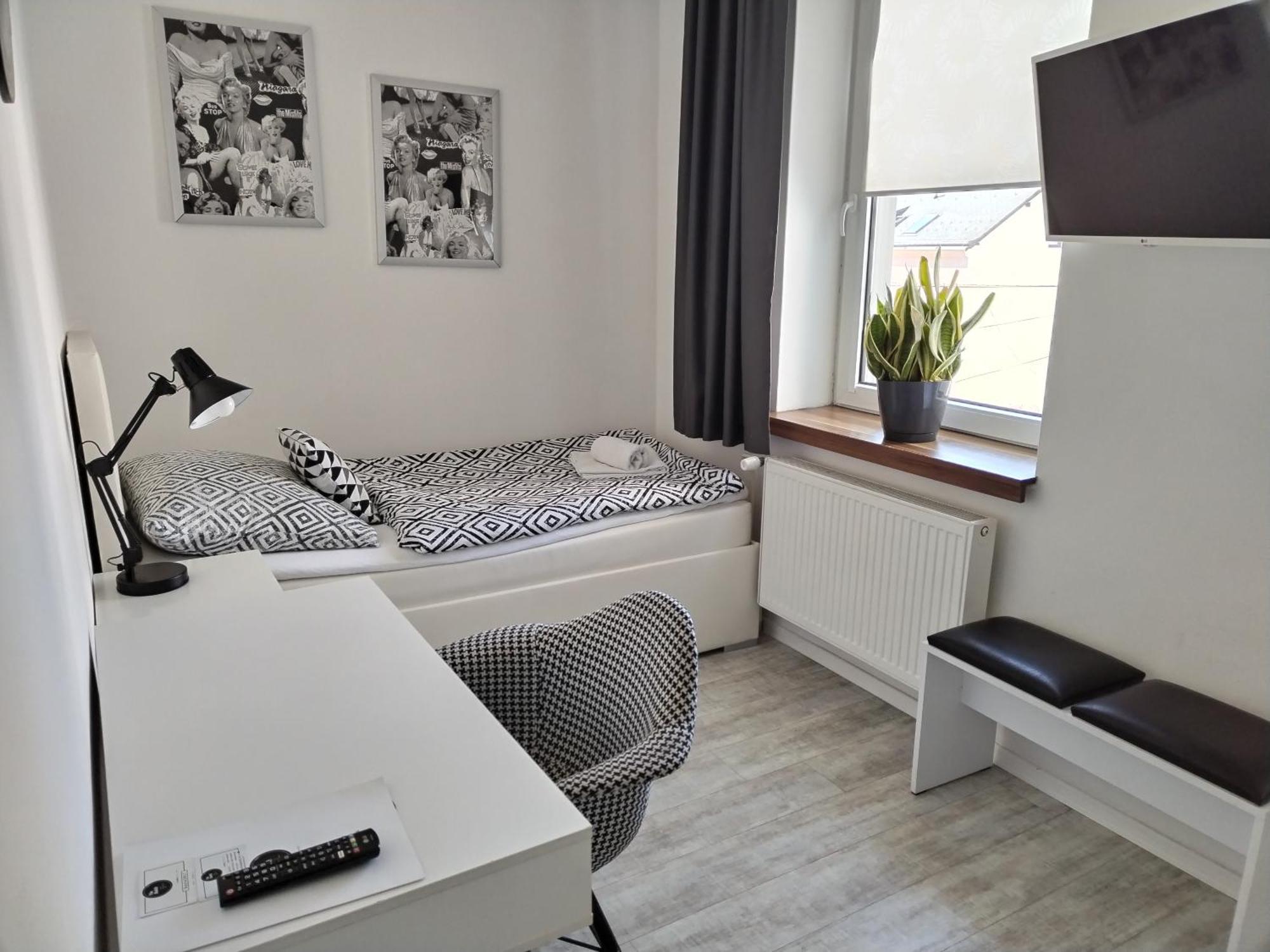 Hotel Na Baste Jablonec nad Nisou Ngoại thất bức ảnh