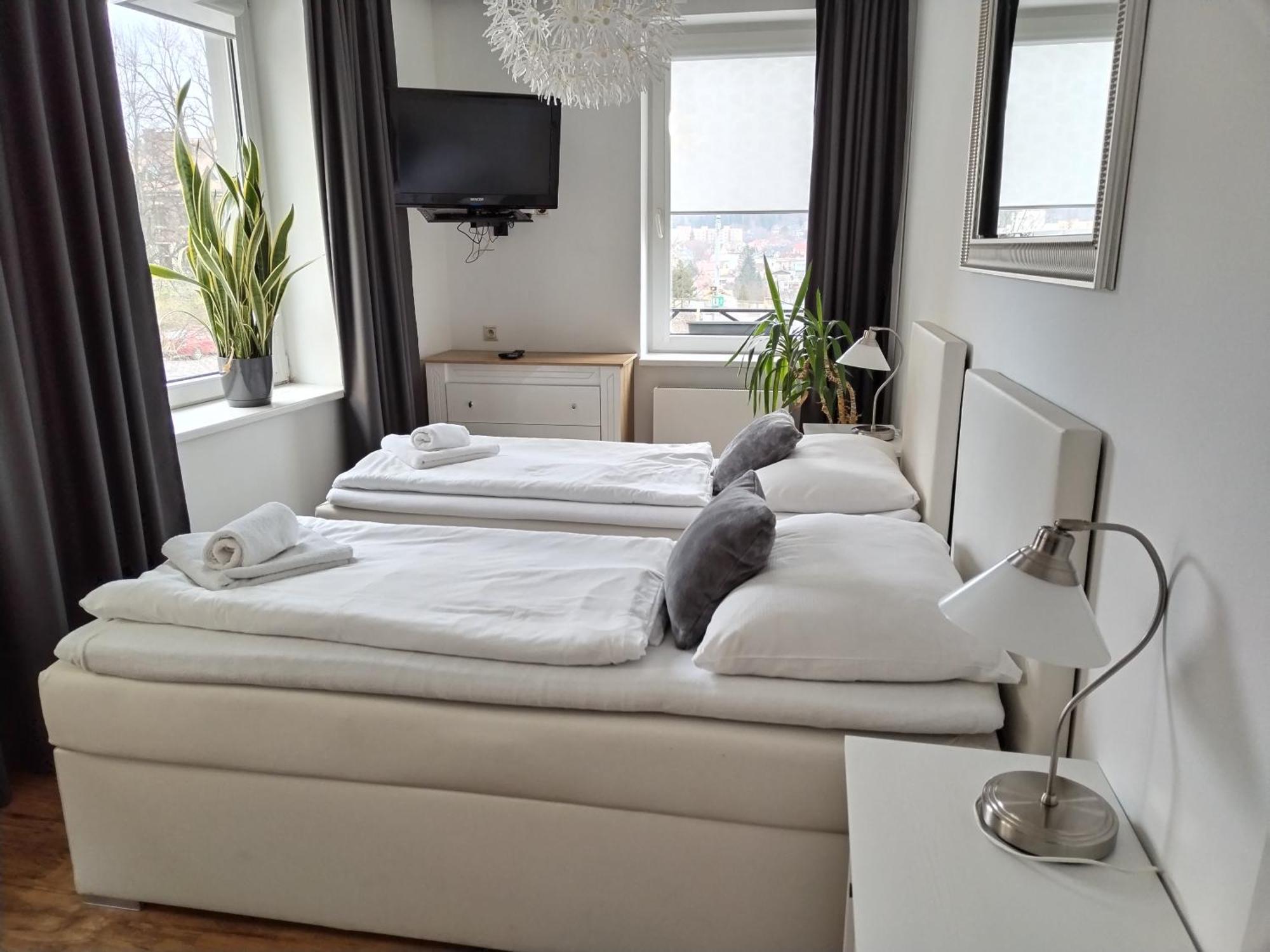 Hotel Na Baste Jablonec nad Nisou Ngoại thất bức ảnh