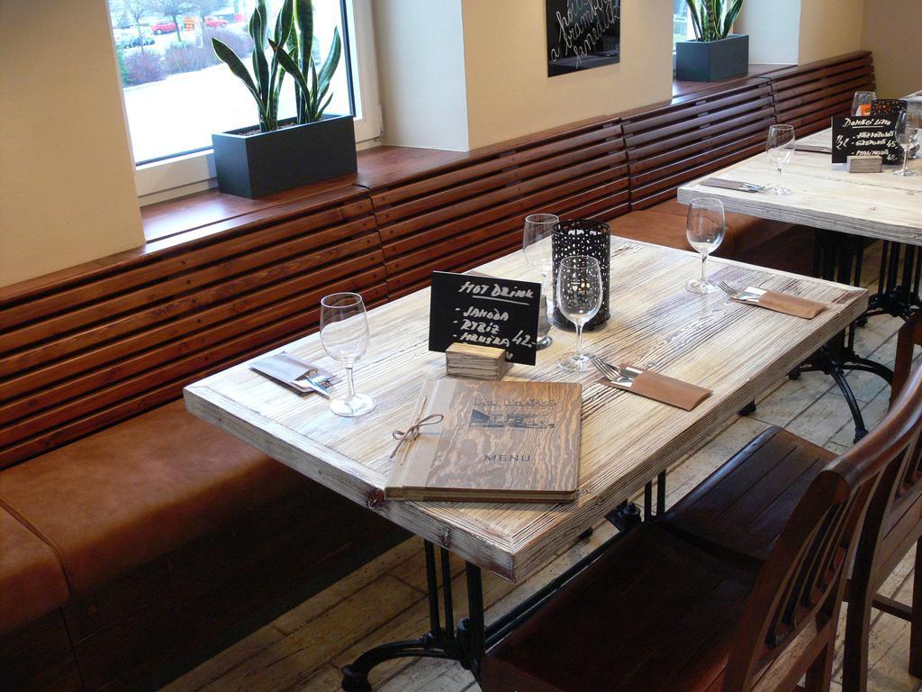 Hotel Na Baste Jablonec nad Nisou Ngoại thất bức ảnh