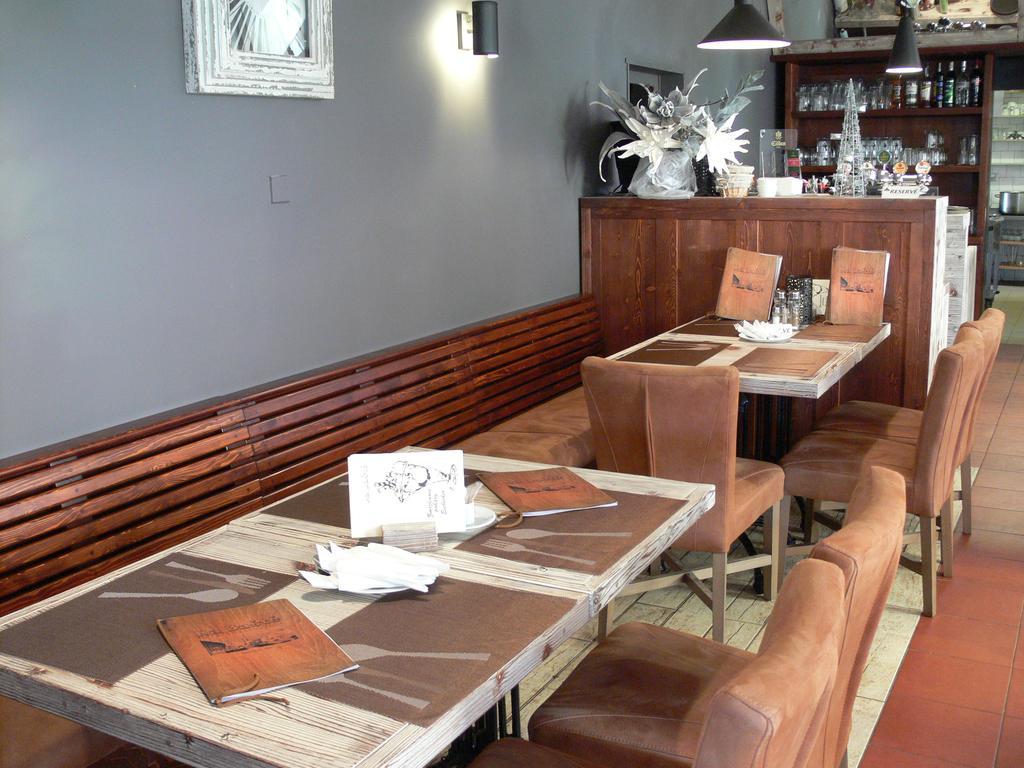 Hotel Na Baste Jablonec nad Nisou Ngoại thất bức ảnh